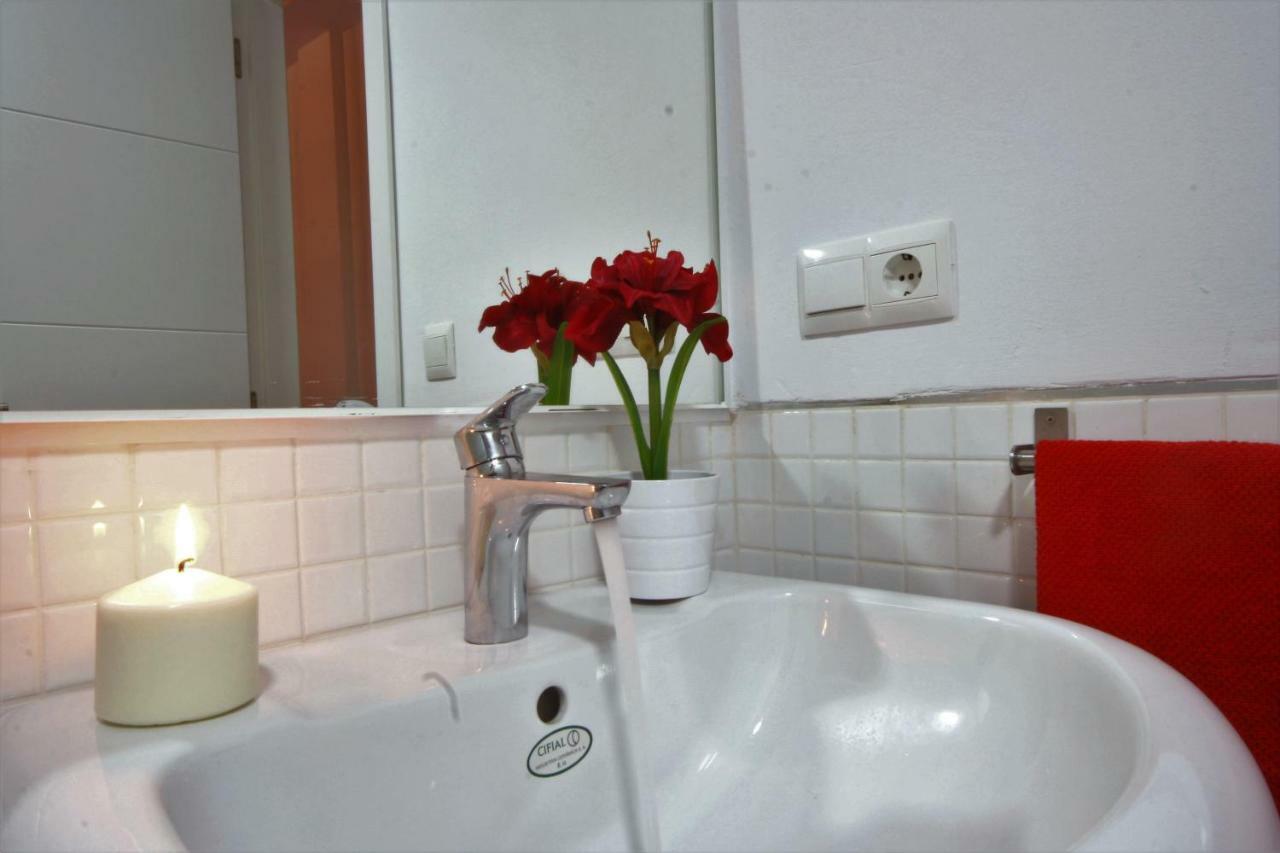 Apartamento Vacacional Carmona Apartment Exterior photo